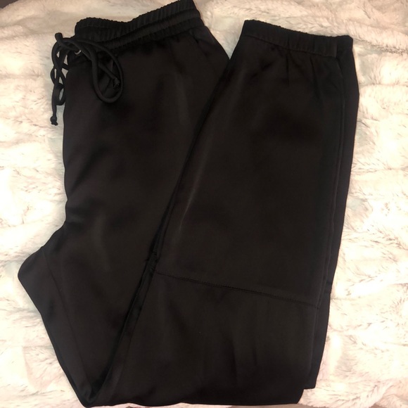Socialite Pants - Silk-like material Joggers